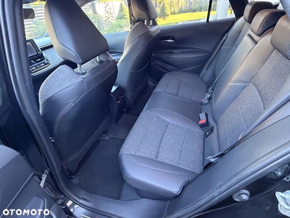 Toyota Corolla - 24