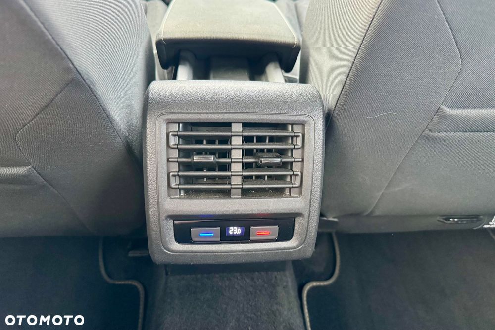 Volkswagen Golf - 17