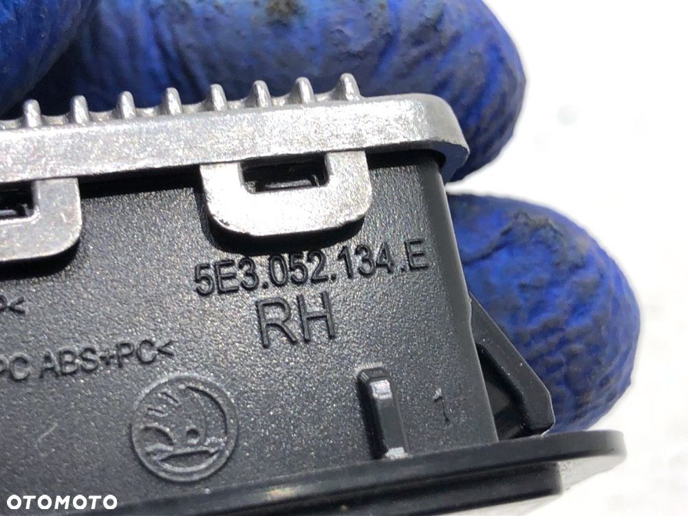 LAMPKA PROJEKTOR LED PRAWY PRZÓD  SKODA OCTAVIA IV (NX3, NN3) 2020 - 2022 2.0 TSI 4x4 140 kW [190 - 4