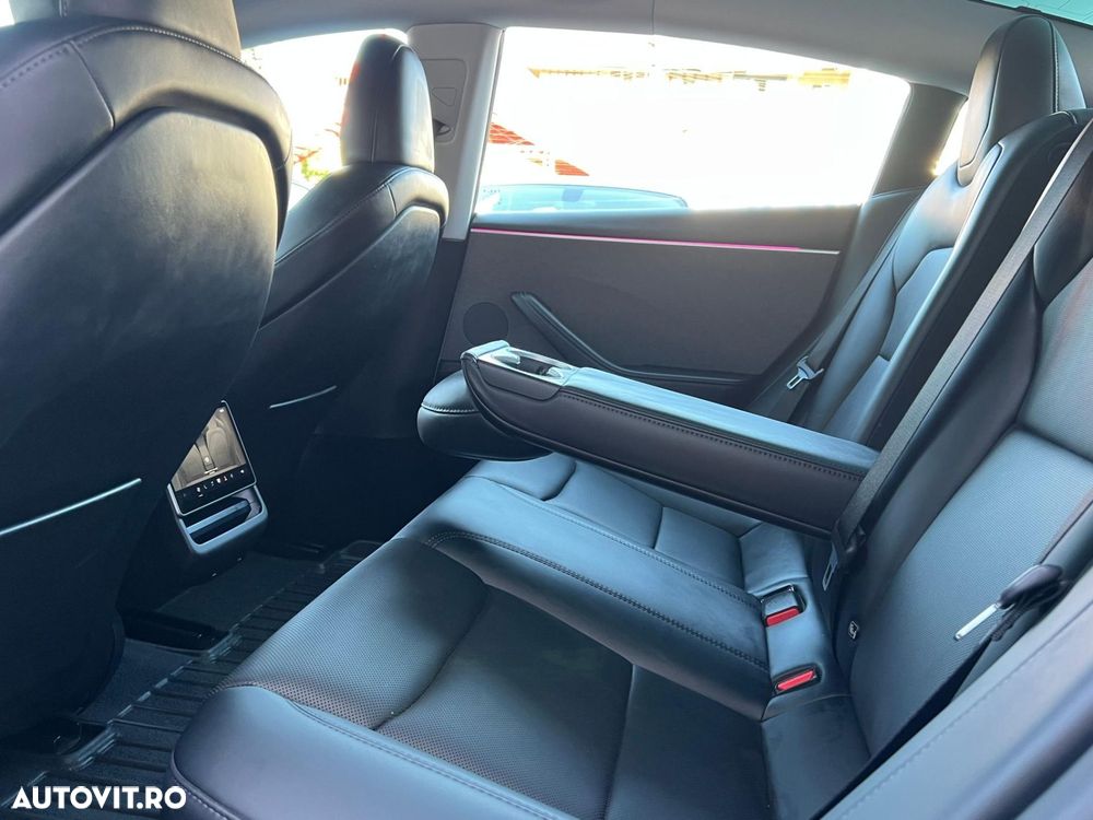 Tesla Model 3 - 18