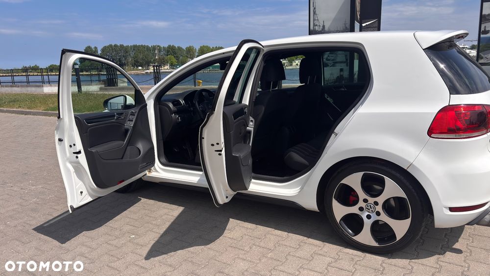 Volkswagen Golf - 14