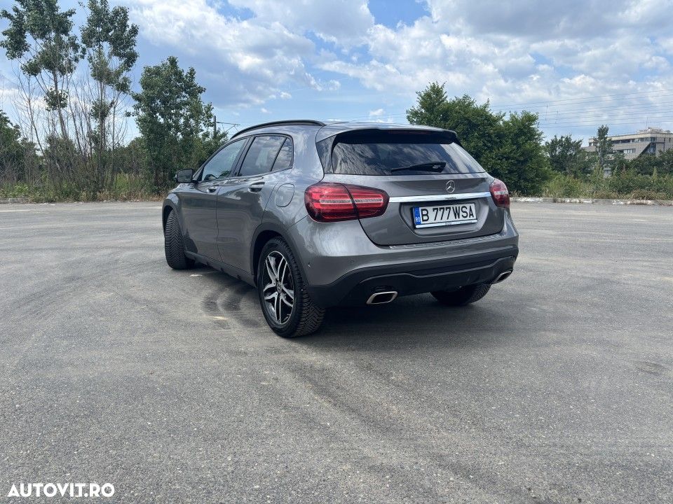Mercedes-Benz GLA - 8