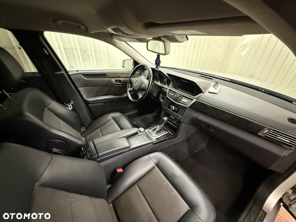 Mercedes-Benz Klasa E 200 CGI BlueEFFICIENCY Automatik Avantgarde - 12