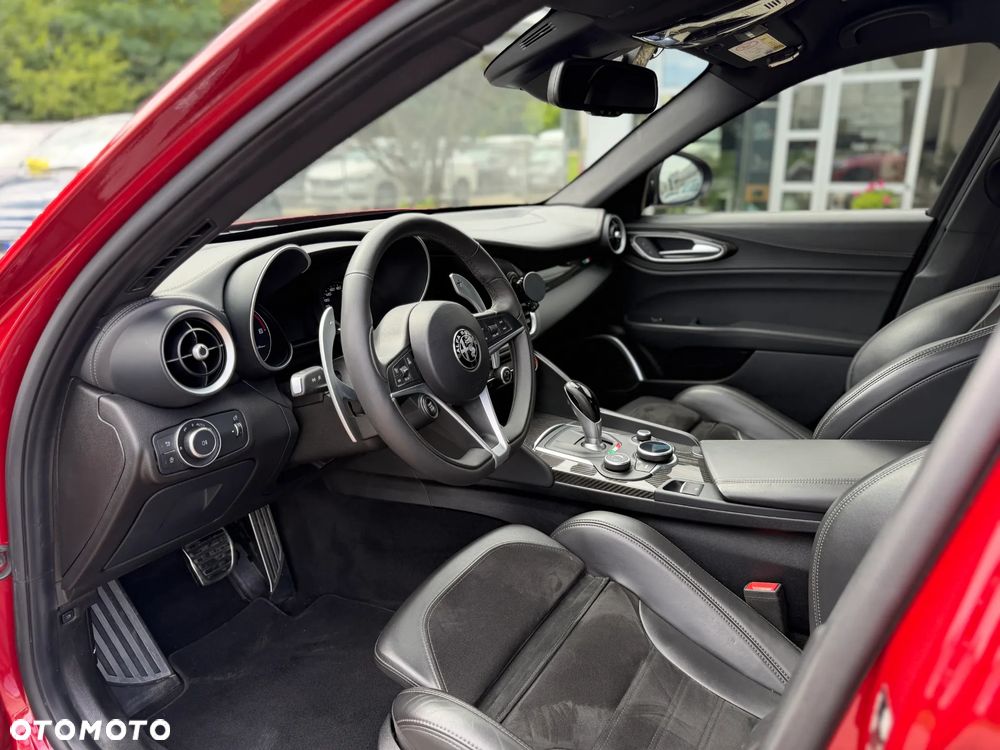 Alfa Romeo Giulia 2.2 AT8-Q4 Veloce - 10