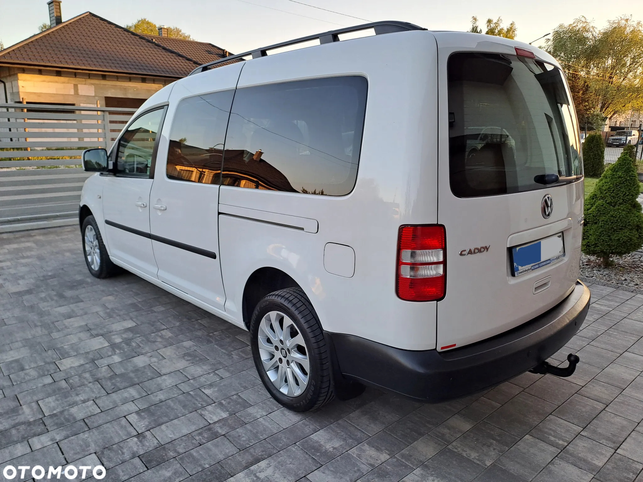 Volkswagen Caddy Maxi 2.0 TDI Comfortline 4Motion - 6