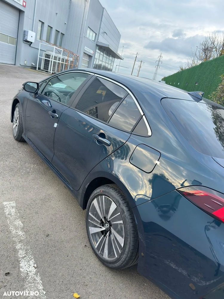 Toyota Corolla 1.8 HSD Dynamic - 3