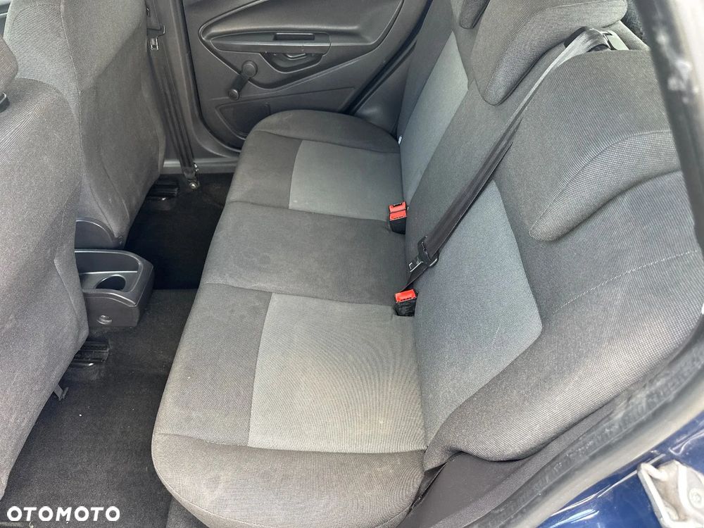 Ford Fiesta 1.5 TDCi Ambiente - 21