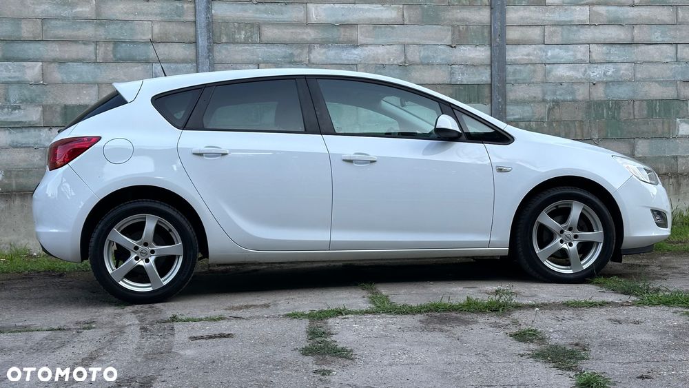 Opel Astra 1.4 Turbo Design Edition - 19