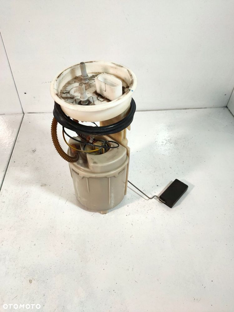 vw passat b5 fl 2.0 1,8t pompa paliwa 3b0919051b - 1