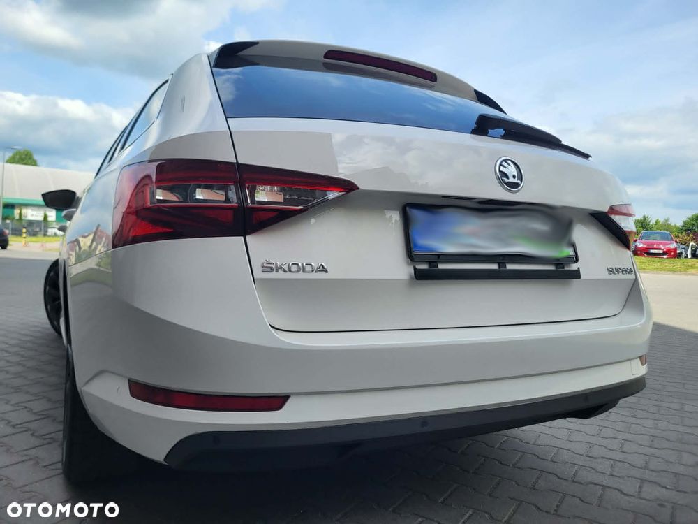 Skoda Superb 2.0 TDI DSG Premium Edition - 24