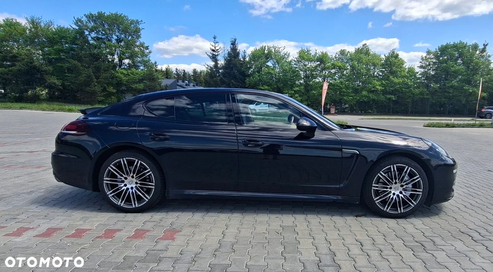 Porsche Panamera 4S - 8
