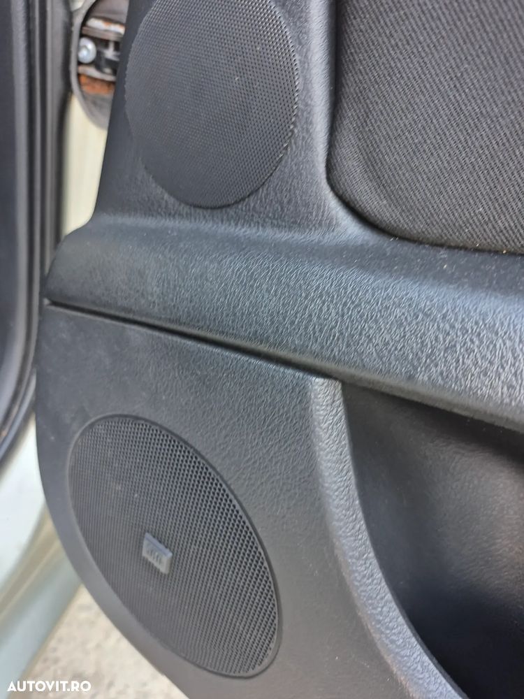 Peugeot 407 SW HDi 135 Automatik JBL - 35