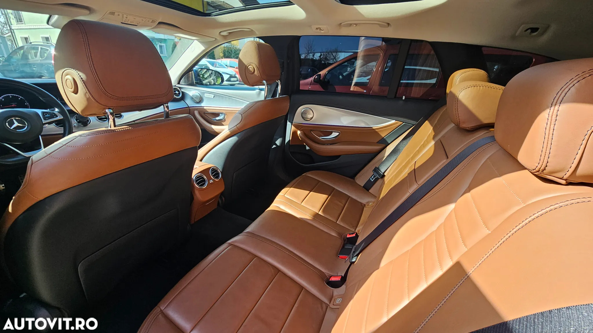Mercedes-Benz E 220 d T 9G-TRONIC AMG Line - 20