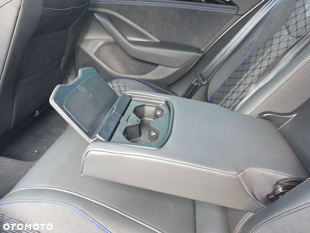 Volkswagen Passat - 26