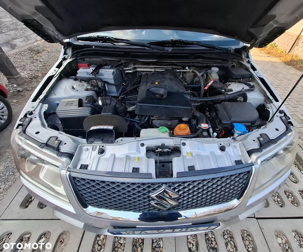 Suzuki Grand Vitara 2.0 - 10
