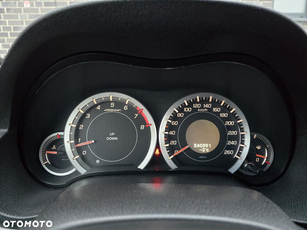 Honda Accord 2.0 Executive - 29