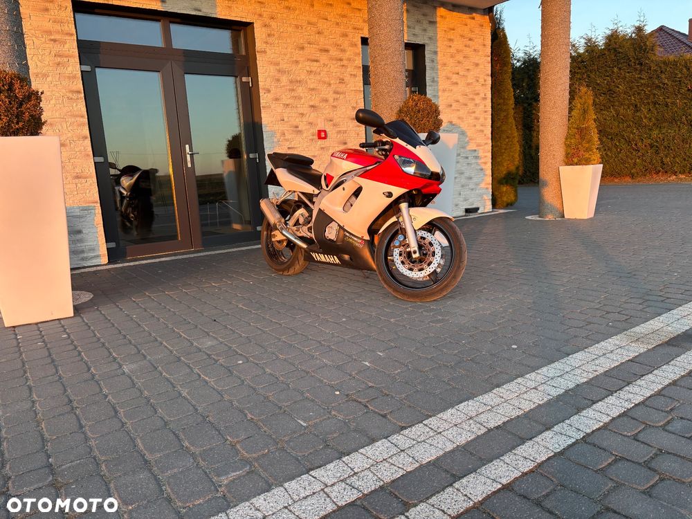 Yamaha R6 - 7