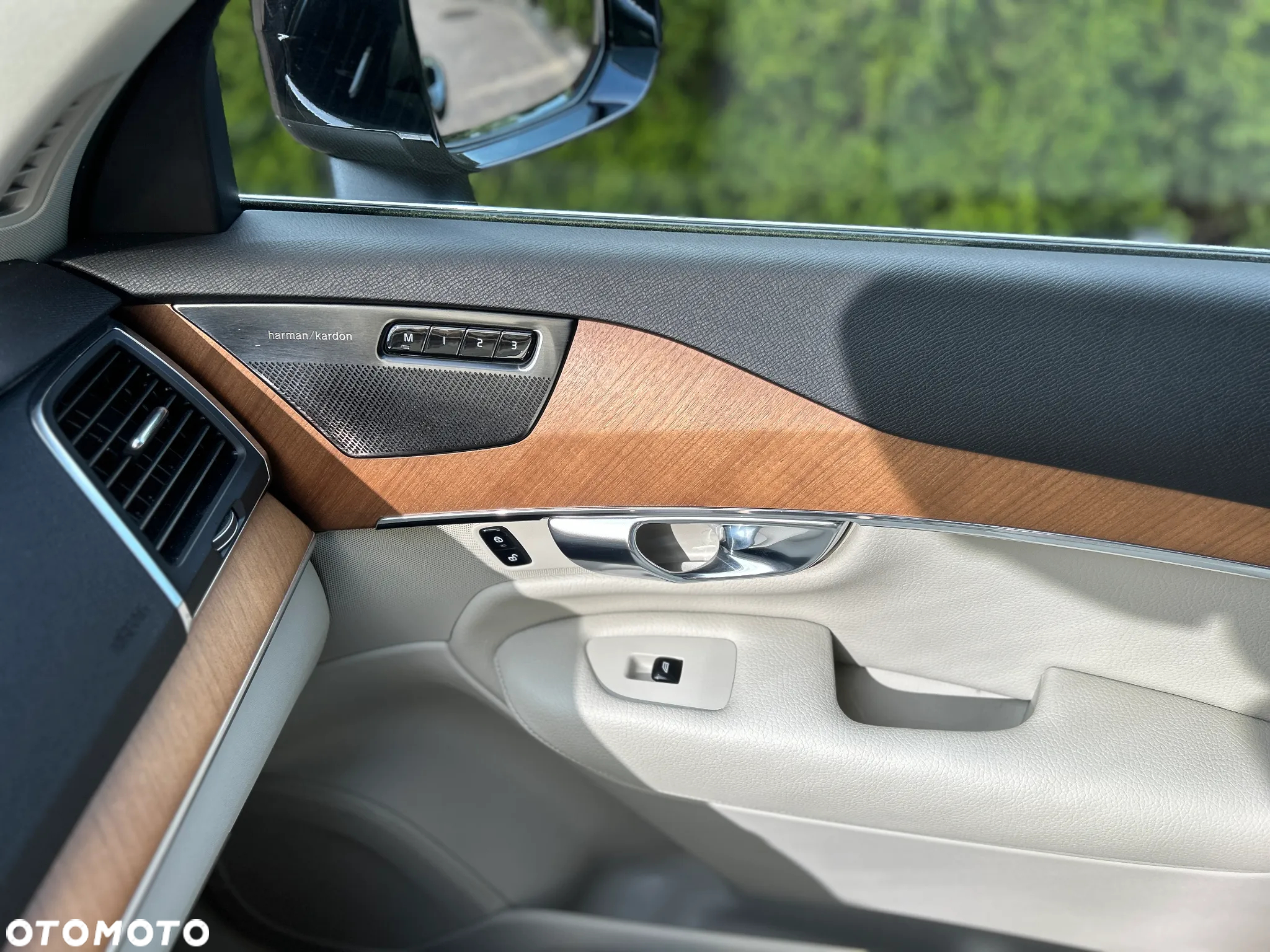 Volvo XC 90 - 16