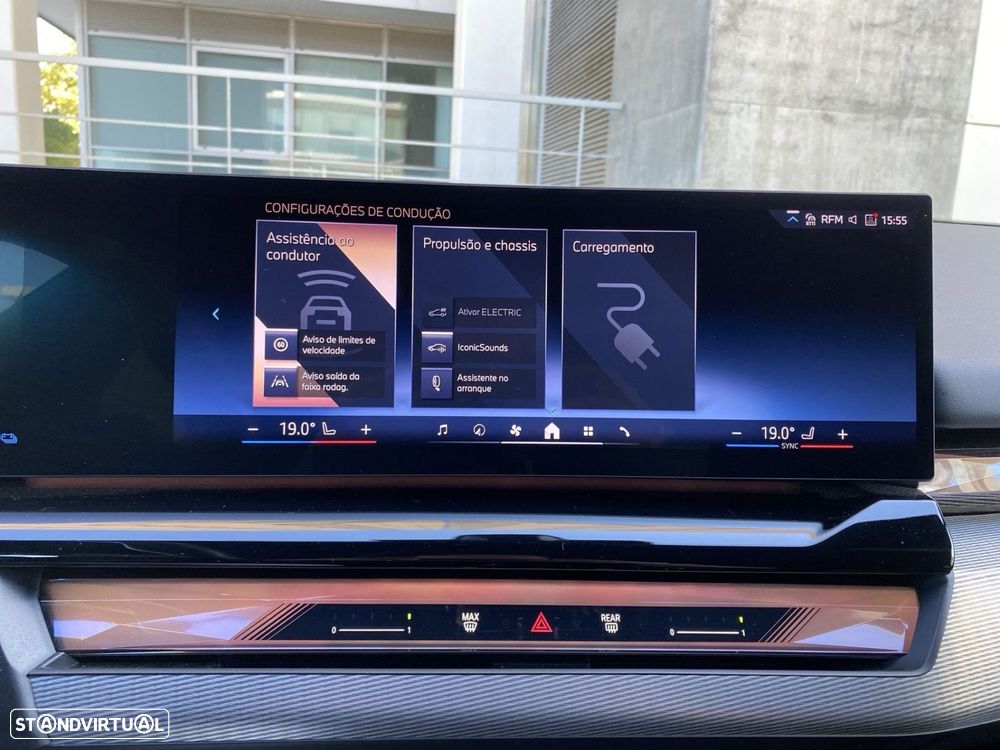 BMW 530 e Pack Desportivo M - 12