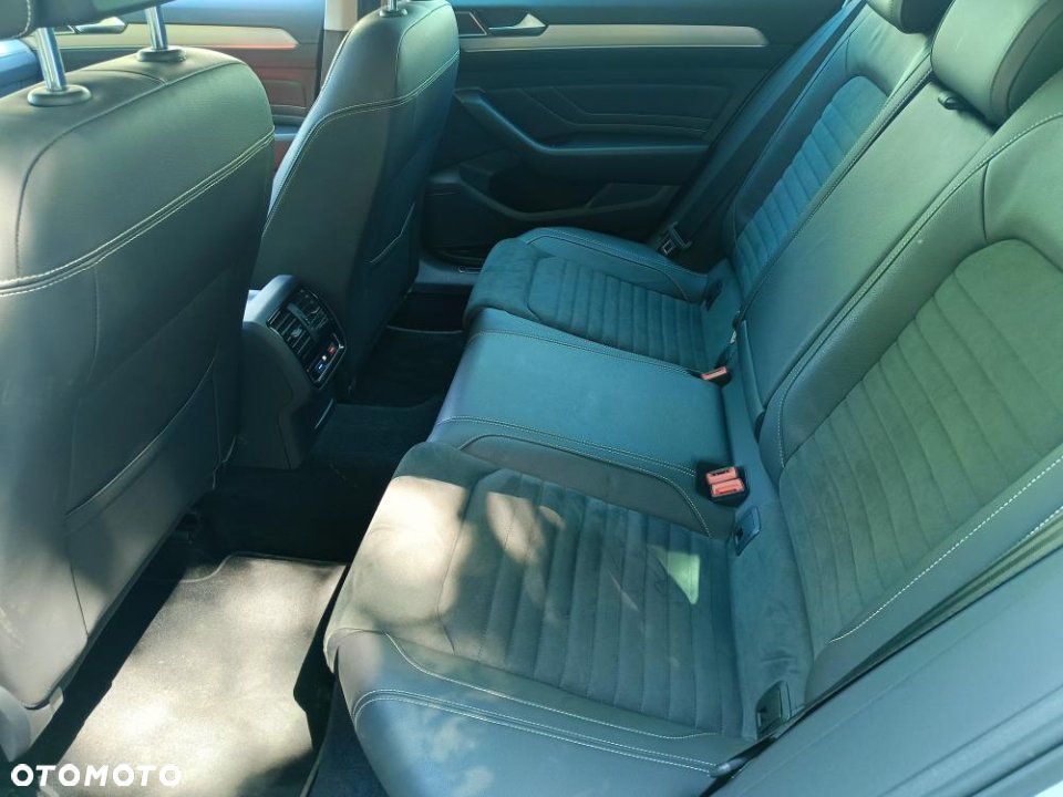 Volkswagen Passat - 19