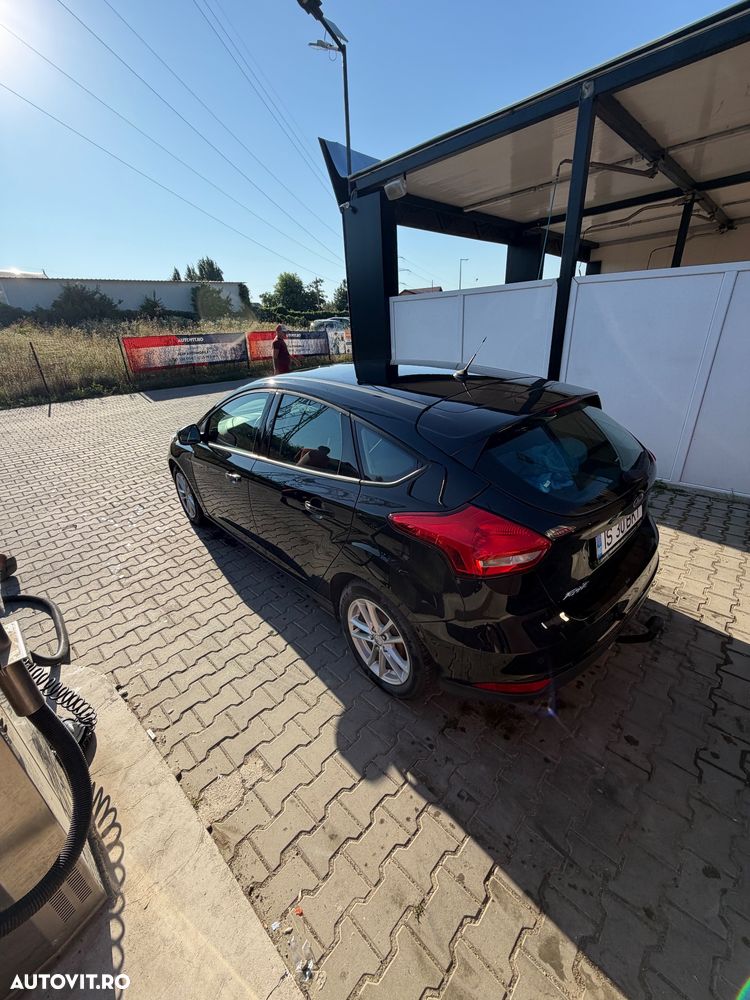 Ford Focus - 12