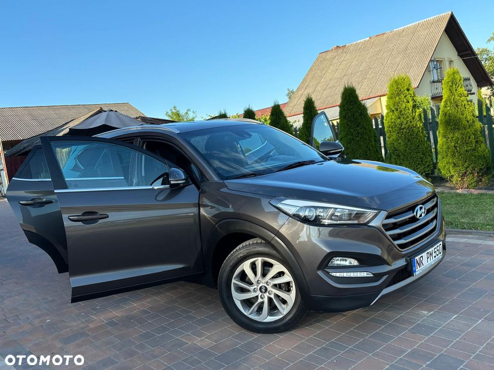 Hyundai Tucson 1.7 CRDI BlueDrive TourdePologne 2WD - 16