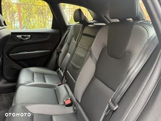 Volvo XC 60 B5 B AWD R-Design - 11