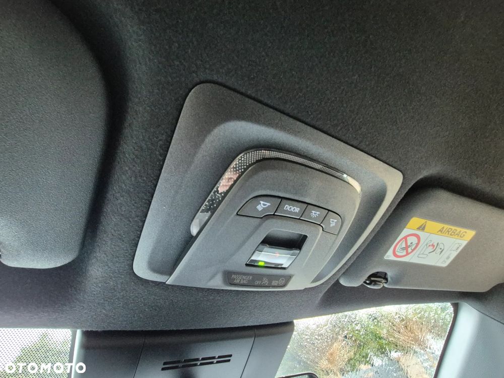 Toyota Corolla Cross - 32