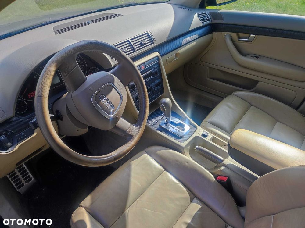 Audi A4 Limousine - 6