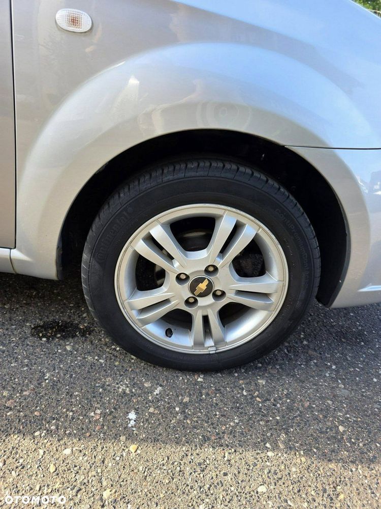 Chevrolet Aveo - 25