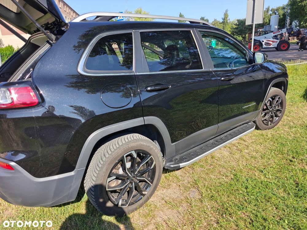 Jeep Cherokee - 12