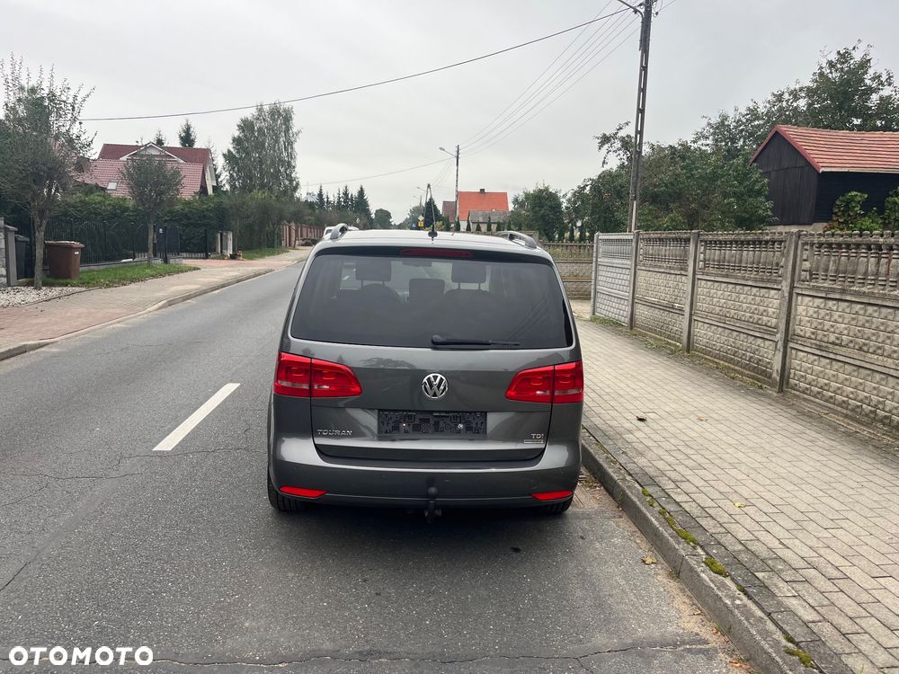 Volkswagen Touran - 5