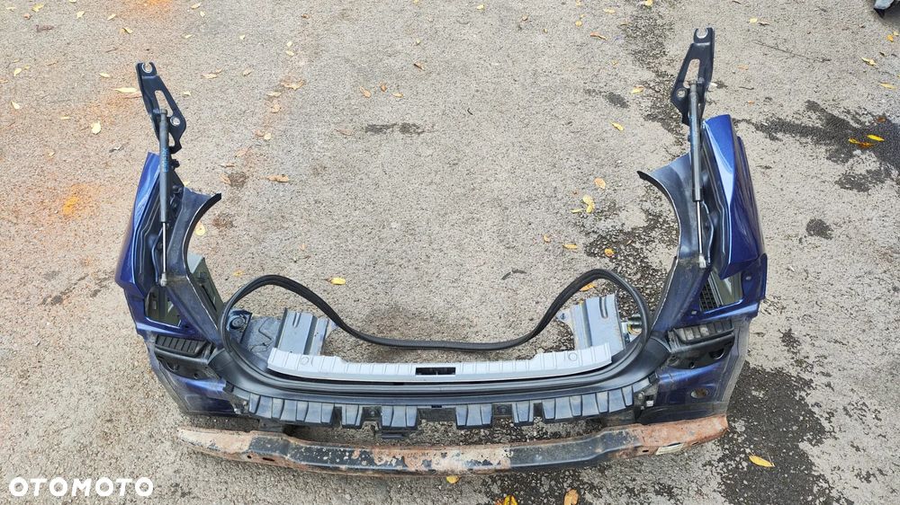 PAS TYLNY WANNA ĆWIARTKA BŁOTNIK OKULAR LAMPY BELKA WZMOCNIENIE ŚLIZG ZDERZAKA TYŁ LE MANS BLAU 381/5 BMW E90 - 2