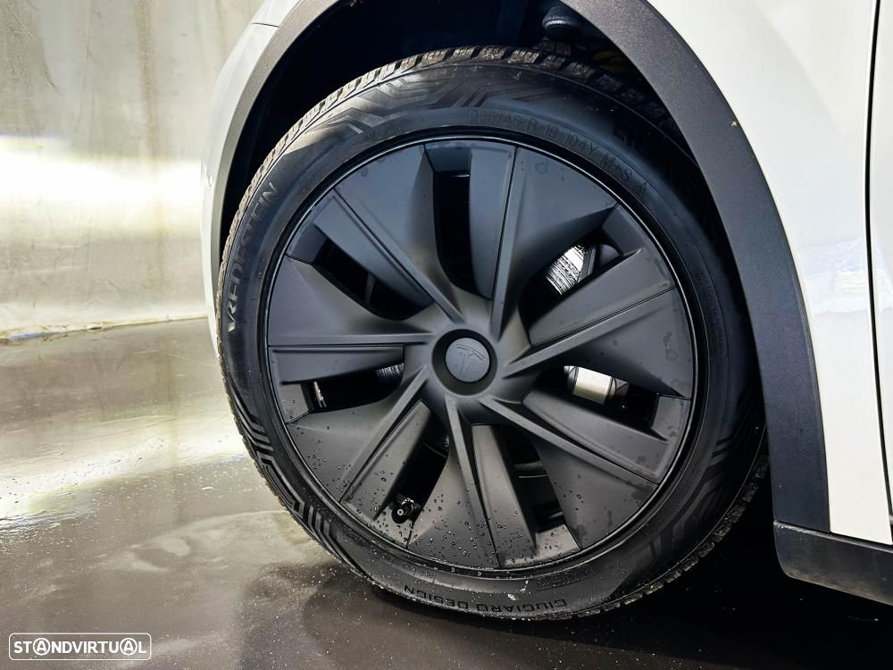 Tesla Model Y Long Range Dual Motor AWD - 59