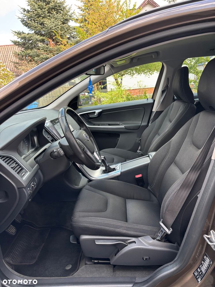 Volvo XC 60 D4 Momentum Pro - 30