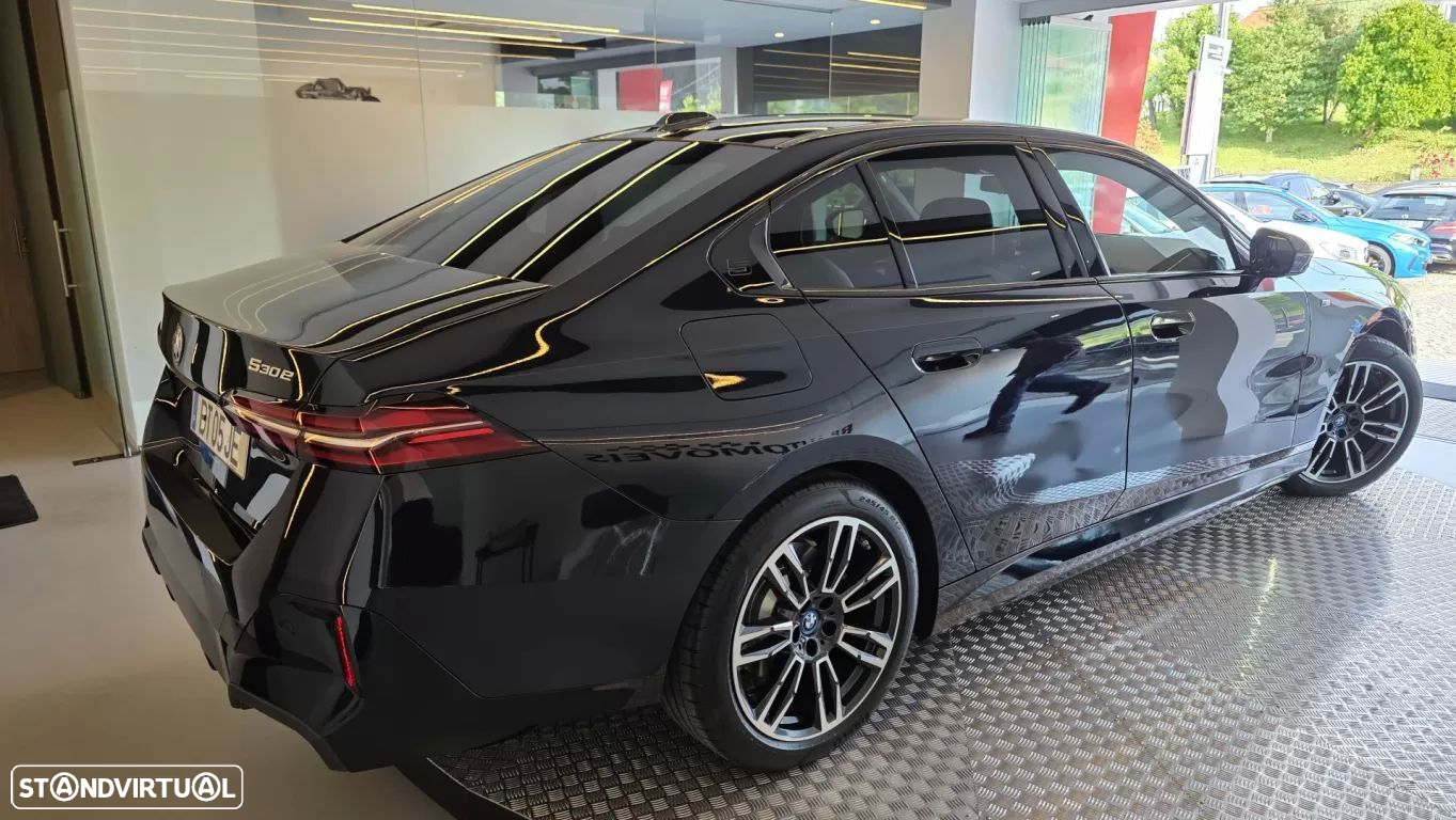 BMW 530 e Pack Desportivo M Pro - 21