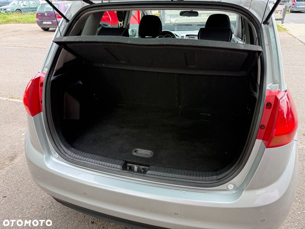 Kia Venga 1.4 CRDi 90 Attract - 14