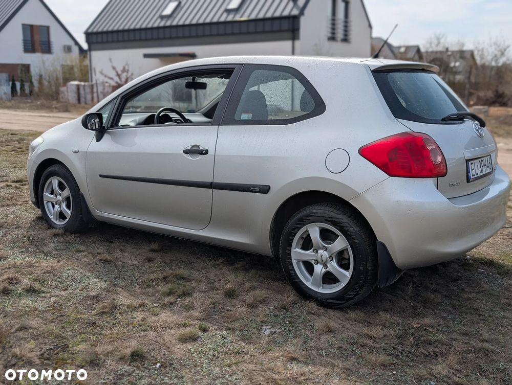 Toyota Auris 1.4 VVT-i Luna - 4