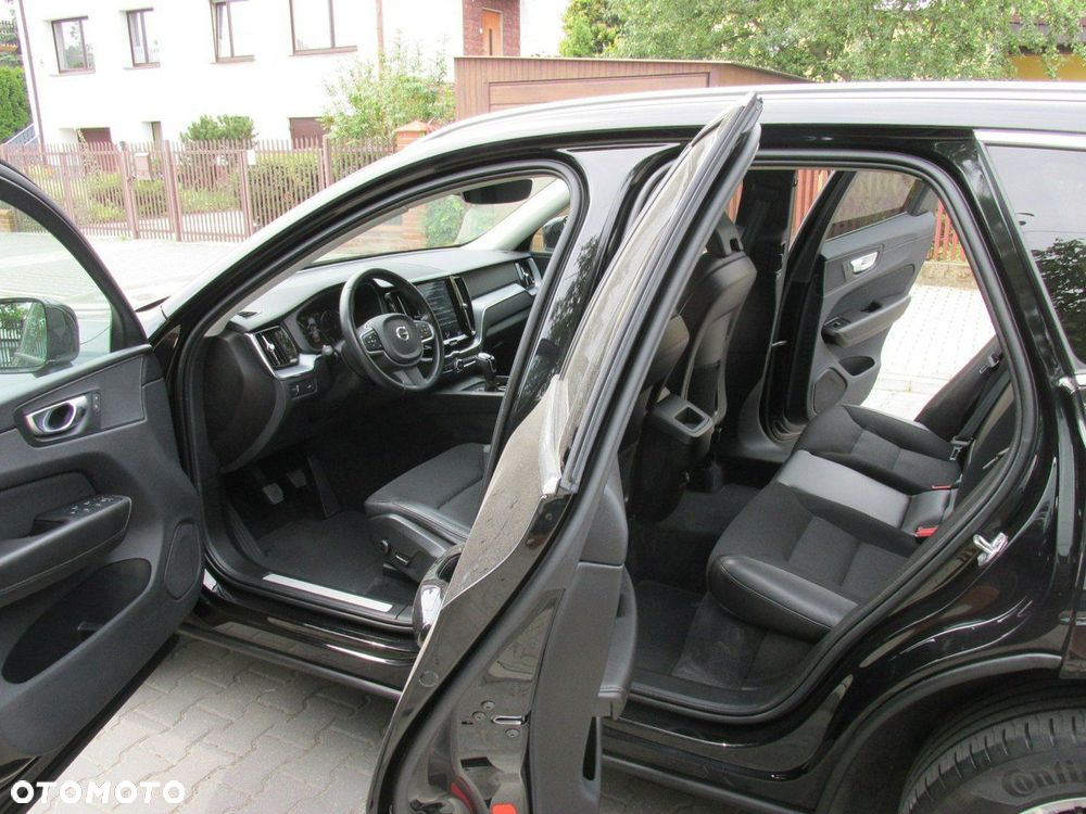 Volvo XC 60 D3 Momentum Pro - 11