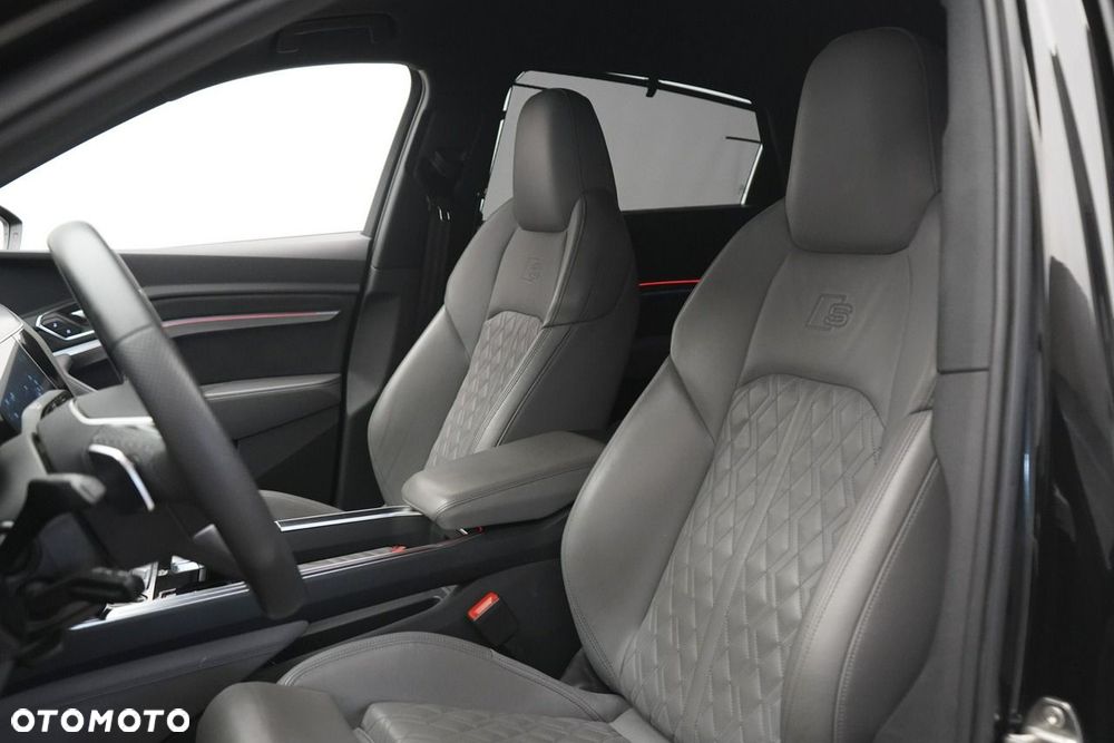 Audi Q8 Sportback e-tron - 19
