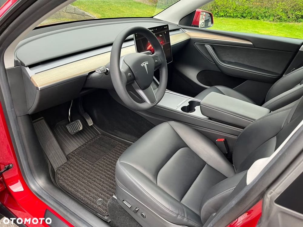 Tesla Model Y Long Range Dual Motor AWD - 14