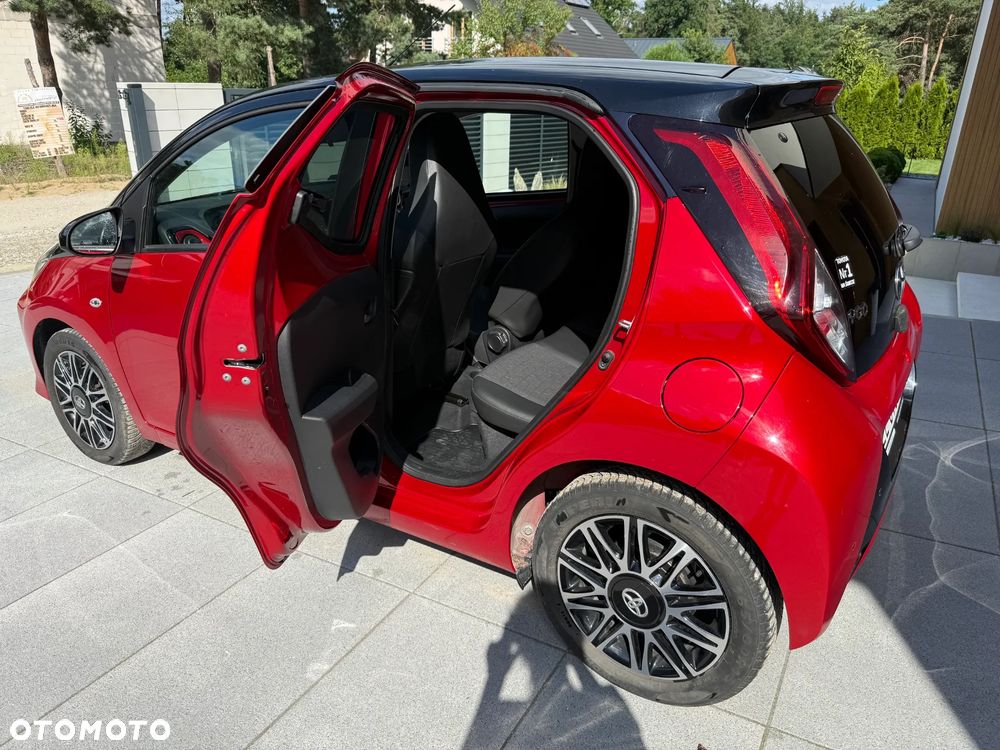 Toyota Aygo x.shift x-play connect - 8