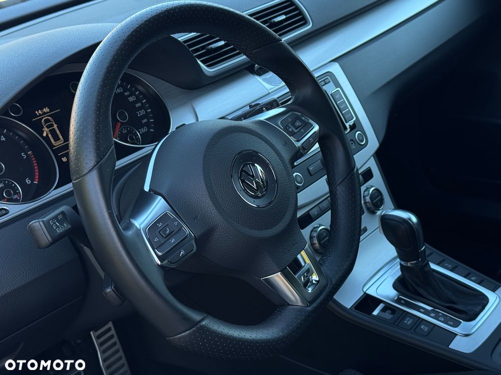 Volkswagen Passat 2.0 TDI Highline R-Style DSG - 24