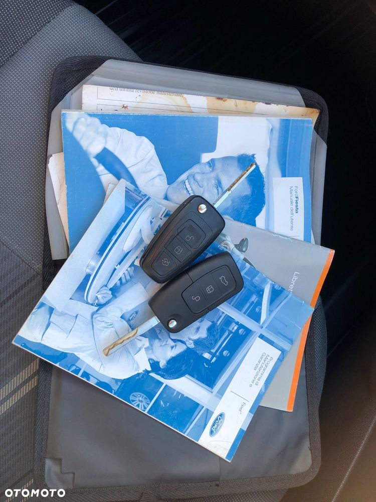 Ford Fiesta 1.4 Ghia - 18