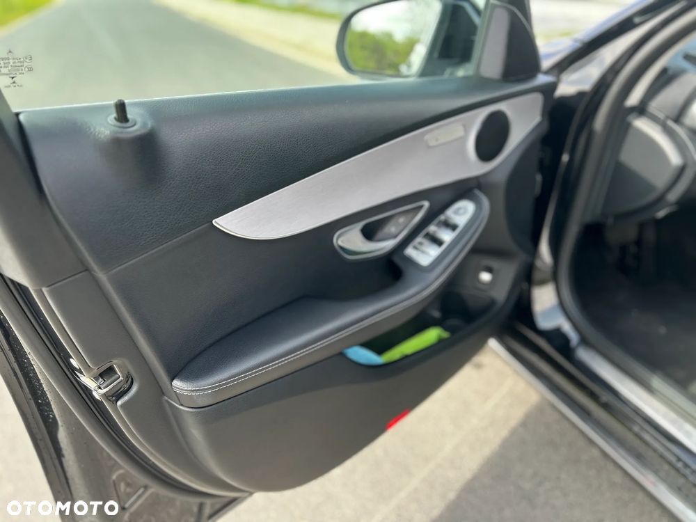 Mercedes-Benz Klasa C 220 d 4Matic 9G-TRONIC Avantgarde - 15