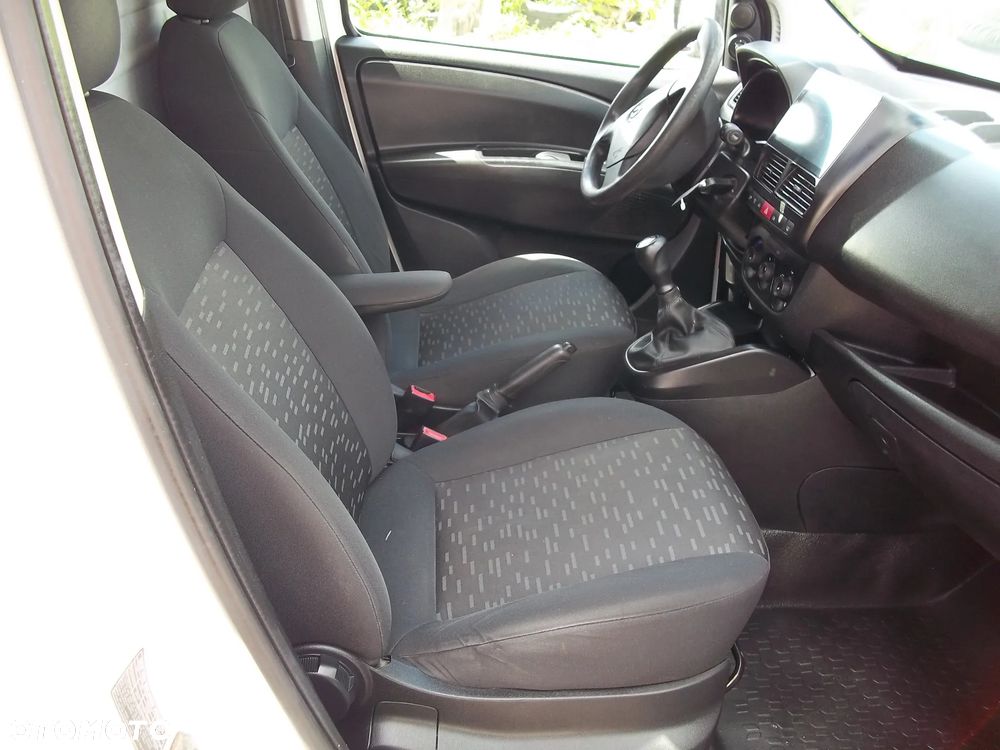 Opel COMBO - 3