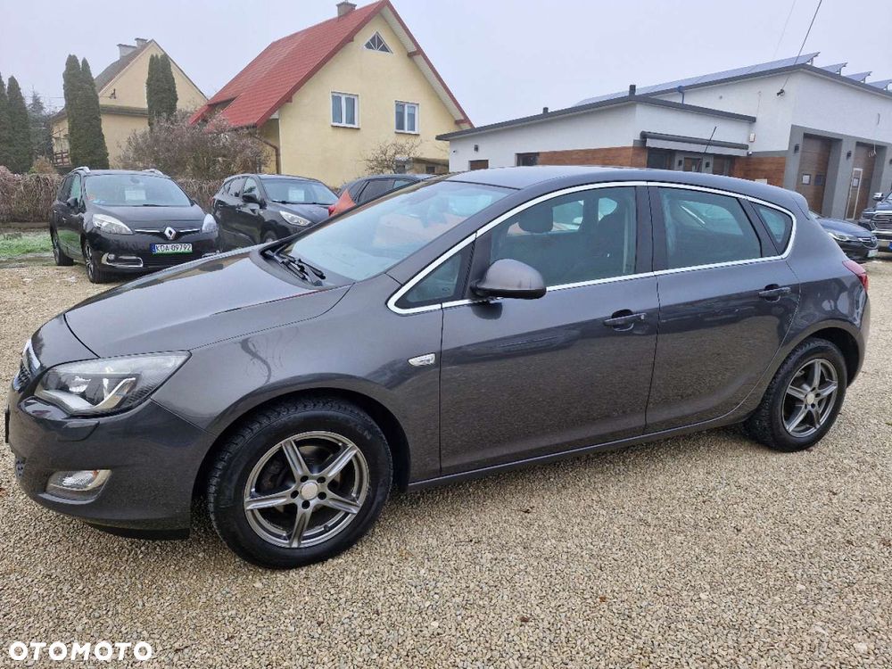 Opel Astra 1.4 Turbo Cosmo - 4