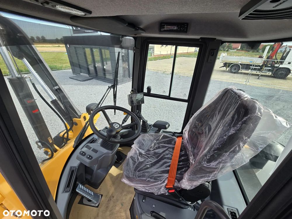 Volvo Fabrycznie nowa ładowarka marki Volvo typ L30 - 8