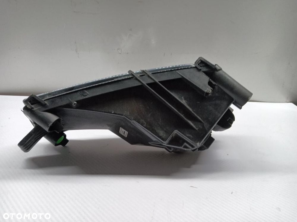 HALOGEN PRAWY VW TOURAN II 5TA941662 - 11