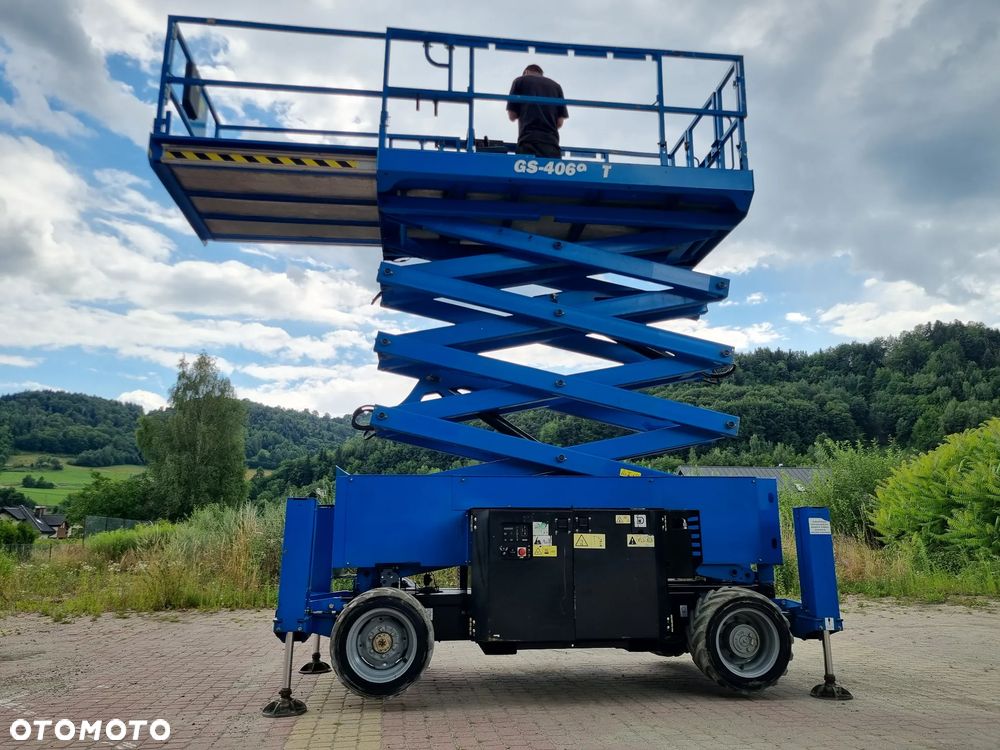 Genie Zwyżka GS-4069RT Podnośnik Nożycowy 14,5 metra jak Nowa 2017r z Norwegii 738mtg 4x4 silnik Kubota - 3